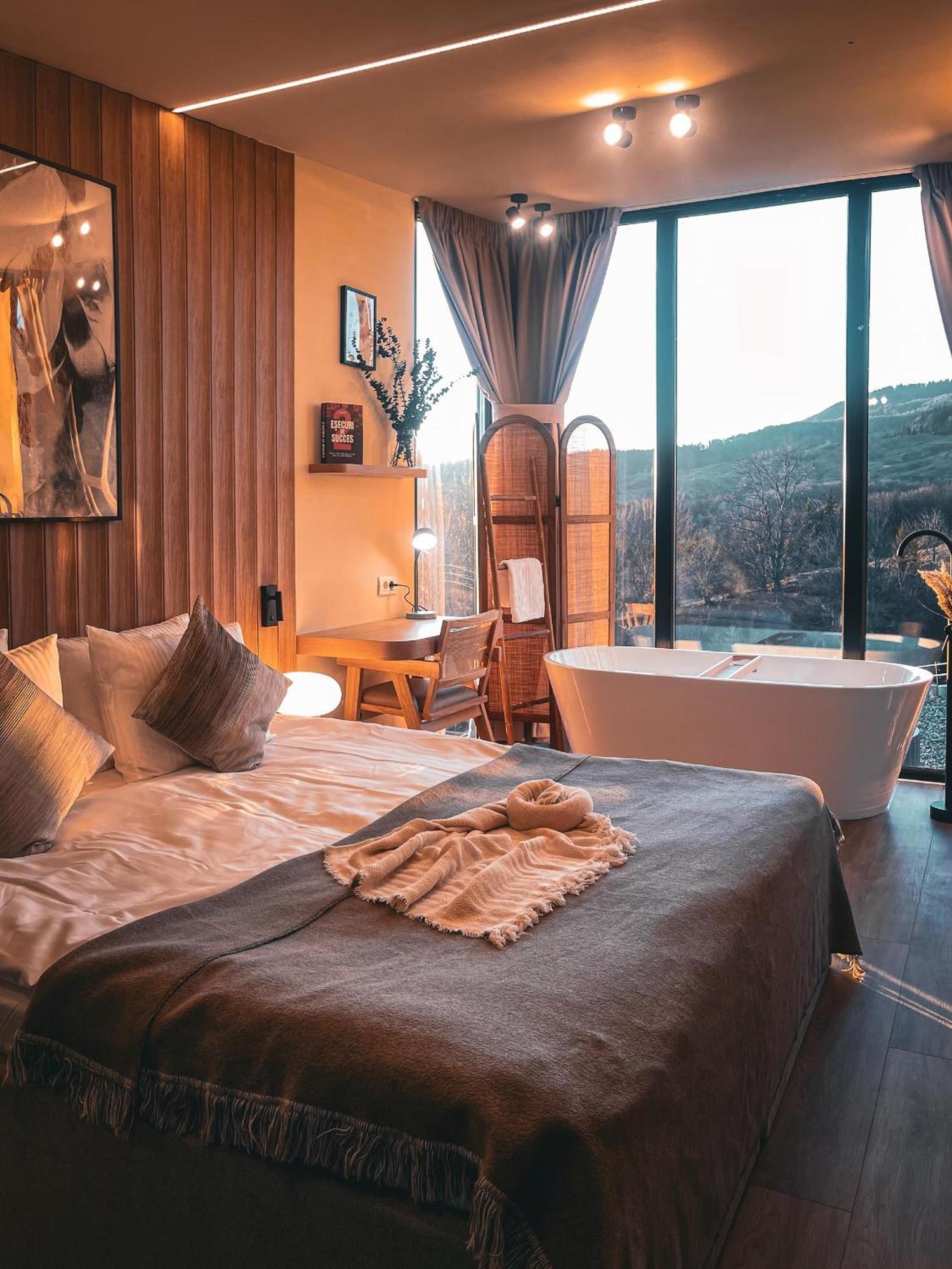 Moon Valley Comarnic Dış mekan fotoğraf